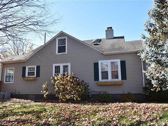 3rd image of 228 Rockhill Ave