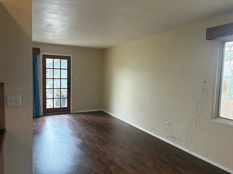 1415 Hollins Ave — Photo 18