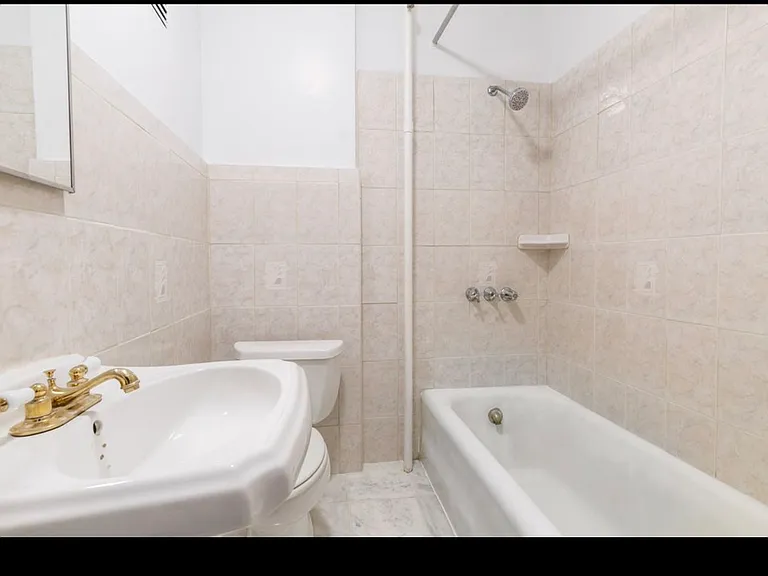 331 E 65th St #4 — Photo 7