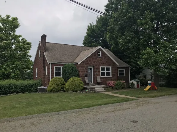 42 Charlton St, Pittsburgh, PA 15205