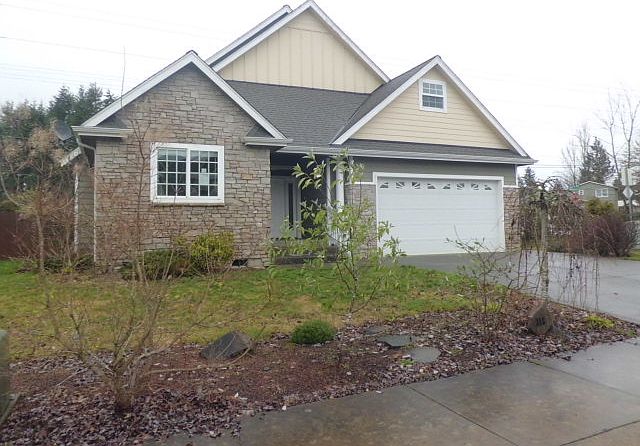 1st image of 318 Fenway Dr