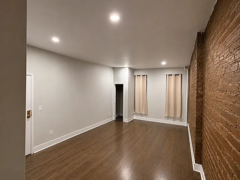 310 E 89th St #12 — Photo 2