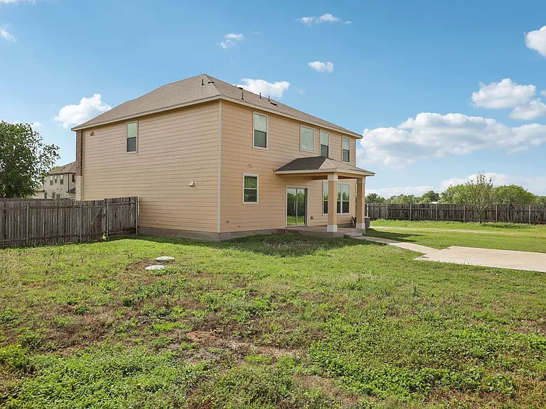 132 Brittany Ln — Photo 23