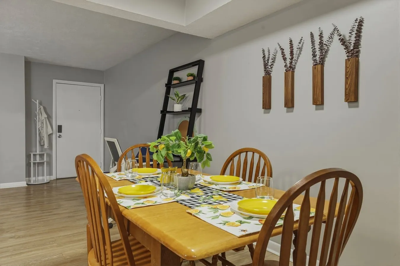 2 bed, 839 sqft, $2,500 — Photo 3