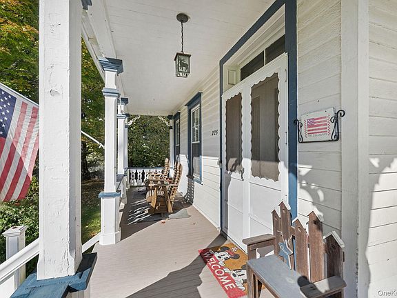 5th image of 225 Spring Street