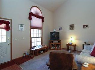 2400 Bridgewater Dr, Woodstock, IL 60098