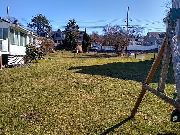 4th image of 557 Marietta Ave