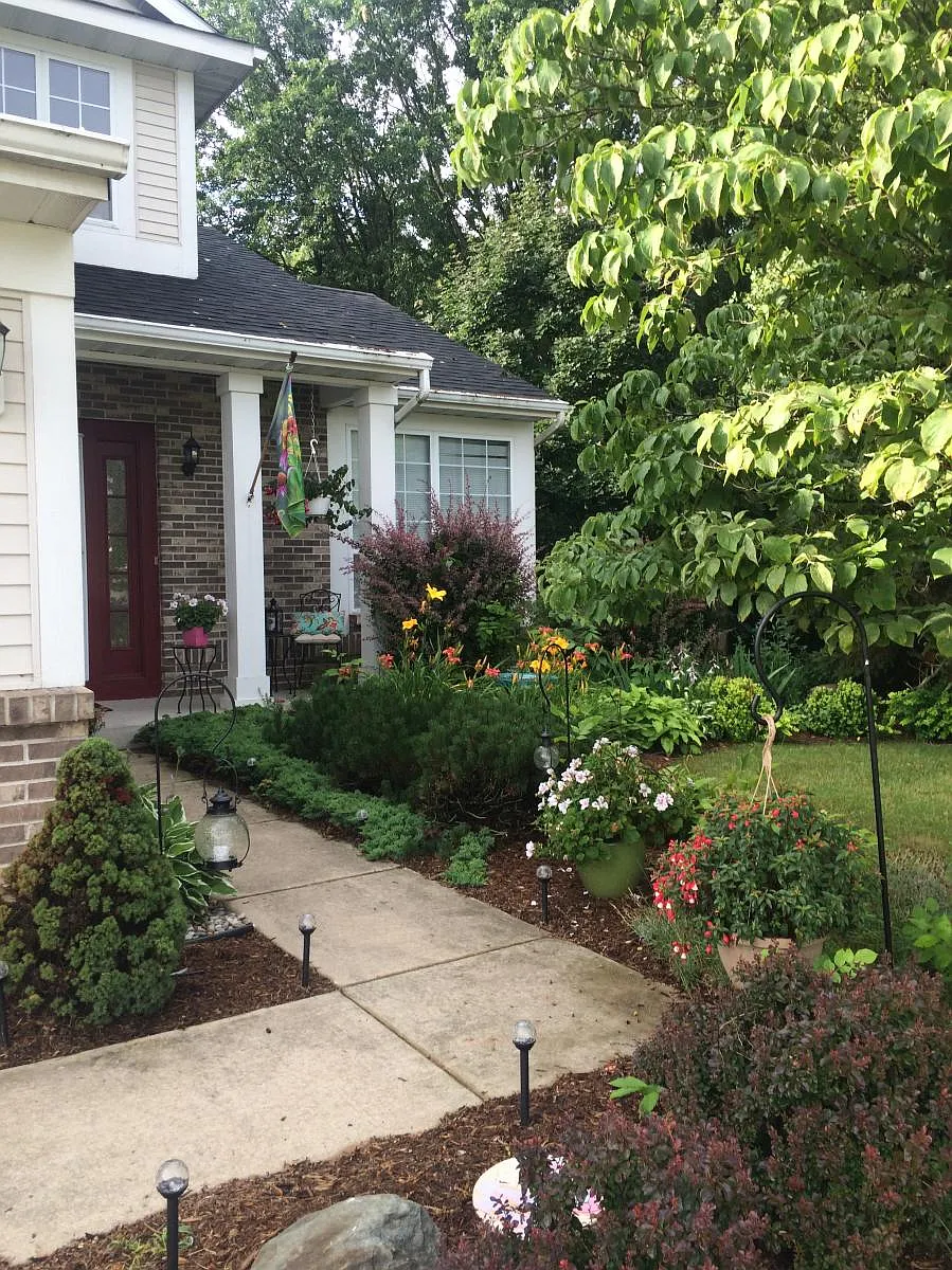 Building Photo - 3428 Meadow Lake Ct SE