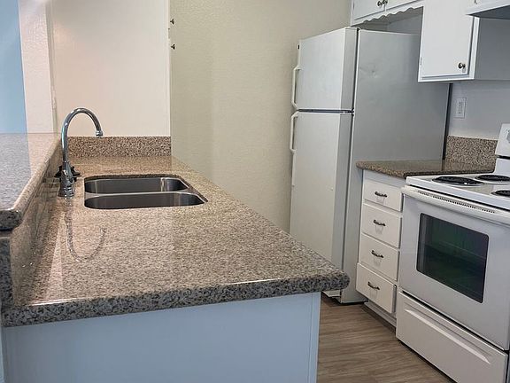4th image of 3769 32nd St #3