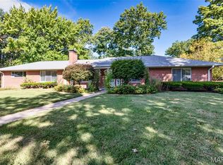 2 Creekside Ln, Saint Louis, MO 63141