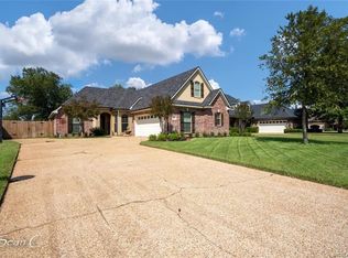 414 Half Moon Ln, Bossier City, LA 71111