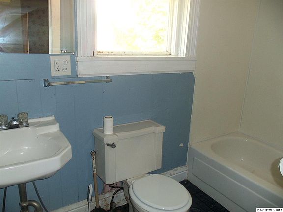 4th image of 23718 Vine Ave