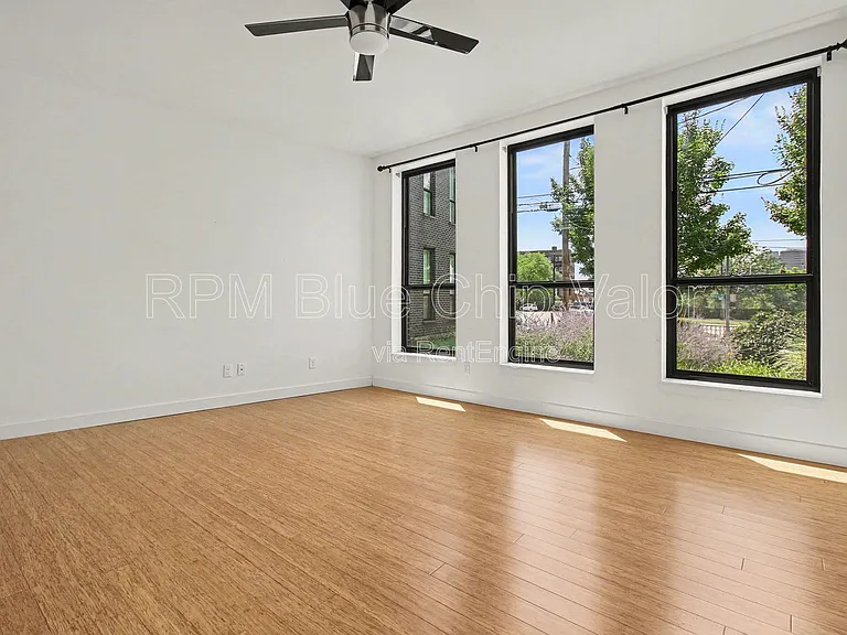 432 Liberty Hl #A — Photo 24