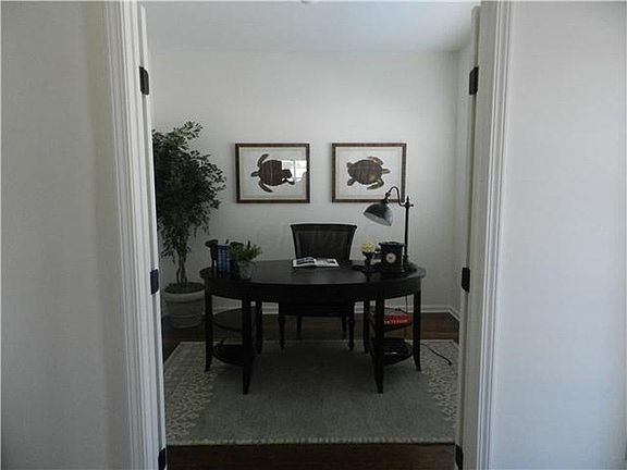 3rd image of 3163 Rossmore Cir #3163