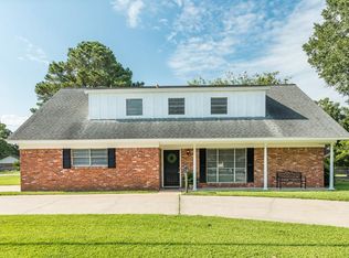 302 Dance Dr, West Columbia, TX 77486