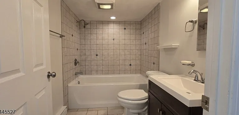 25 Essex Rd — Photo 10