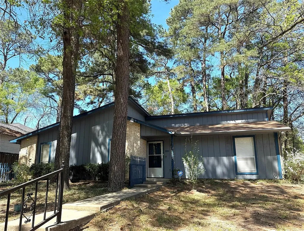 3001 Brook Dr — Photo 1