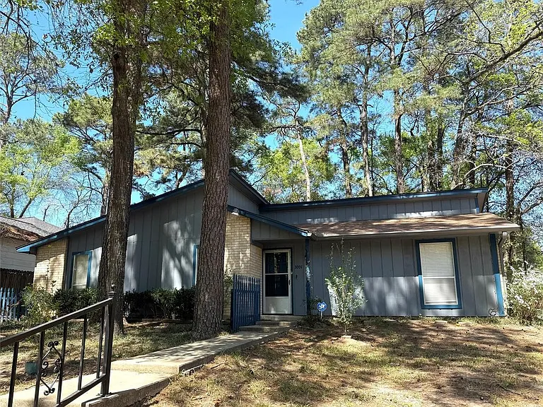 3001 Brook Dr — Photo 1