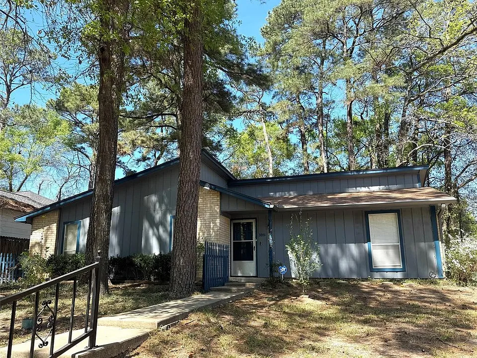 3001 Brook Dr