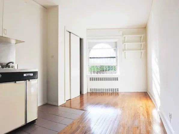 104 Riverside Drive image 1 of 8