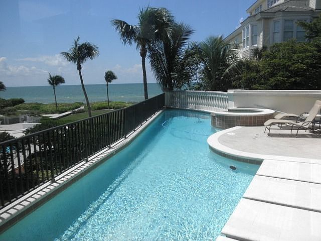 1st image of 104 Felipe Ln