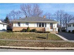 2842 Dennis Ln photo 1