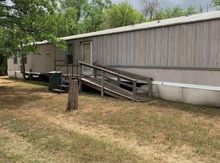 111 W Mahaffey St, Uvalde, TX 78801