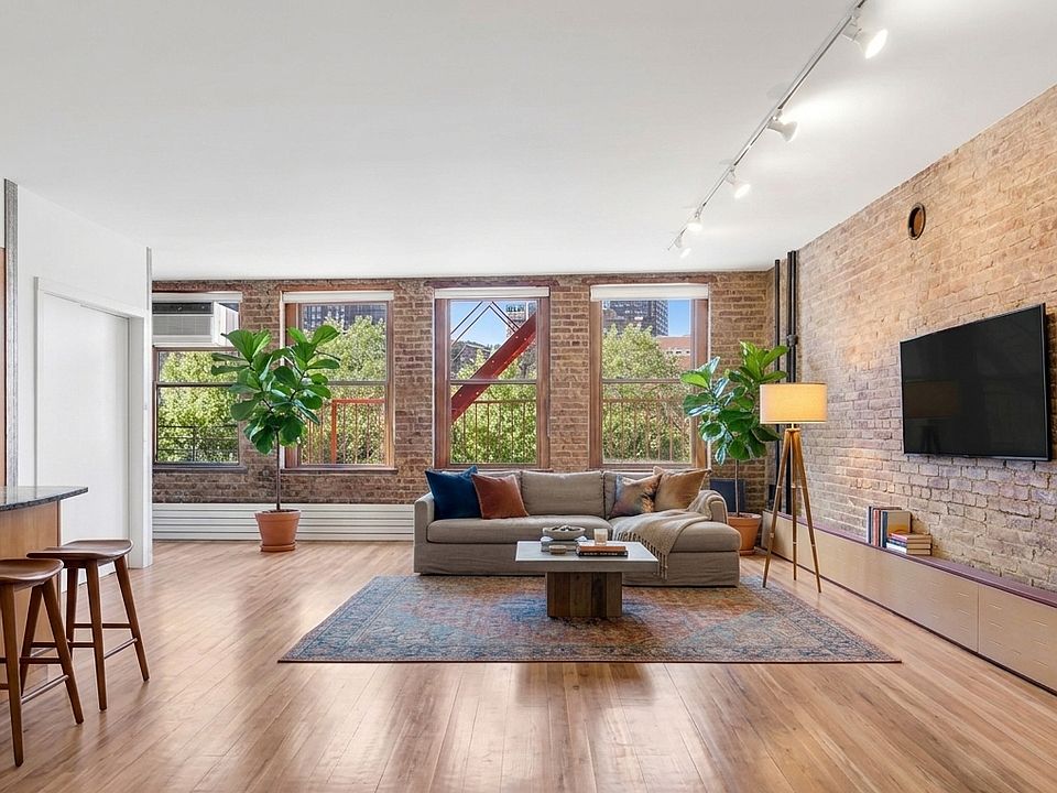1st image of 323 Greenwich St APT 3