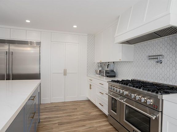 3rd image of 3485 Banyan Street