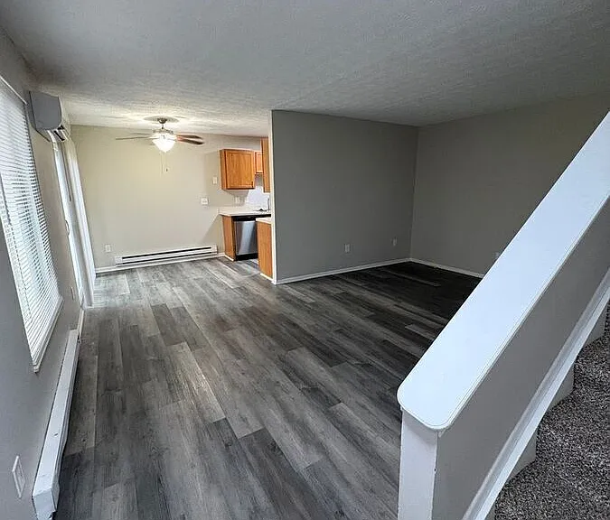 607 Pebble Pl #T — Photo 2