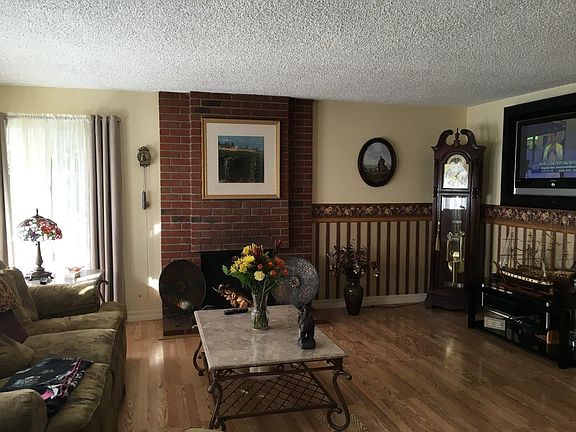 3rd image of 1266 Park Pacifica Ave
