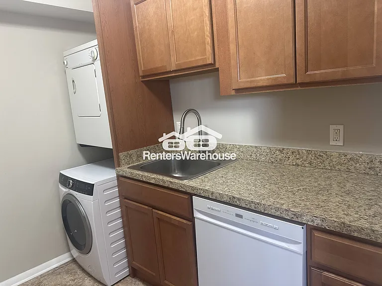 521 Epsom Rd #2C — Photo 5