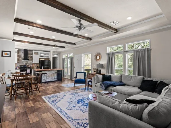 217 Pine Hill Loop, Bastrop, TX 78602