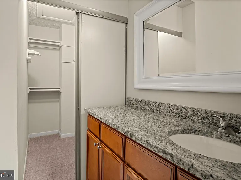 1602 Oak Spring Way — Photo 33