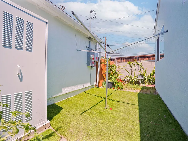 349 E Newman Ave #A — Photo 22