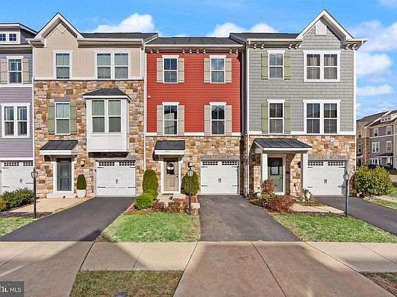 2nd image of 41688 McMonagle Sq