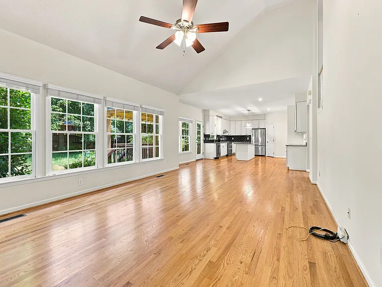 115 Lonebrook Dr — Photo 17