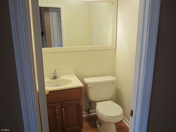 325 Warminster Rd A-4 007