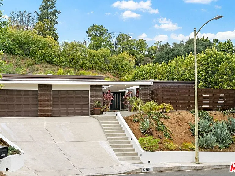 3135 Chandelle Rd — Photo 1