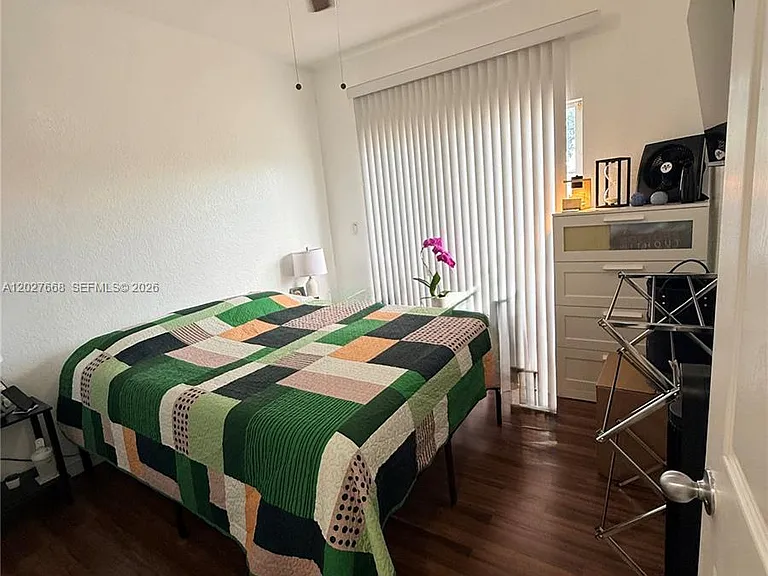 340 E 5th St #202 — Photo 38
