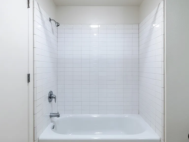 2700 San Pablo Ave #404 — Photo 8