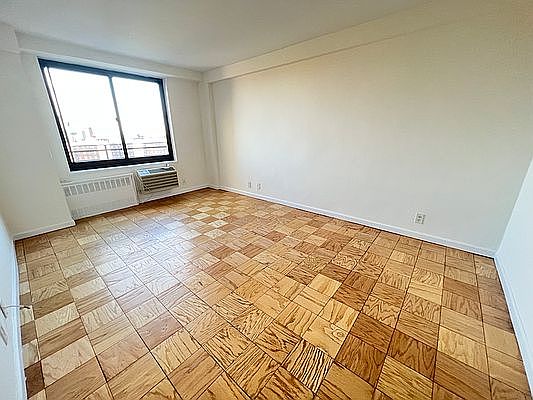5th image of 10 W 135th St APT 17K