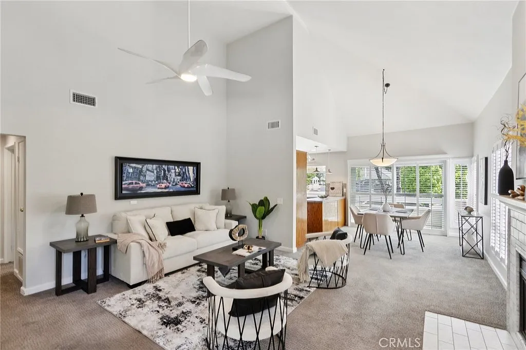 2 bed, 1154 sqft, $3,200 — Photo 4