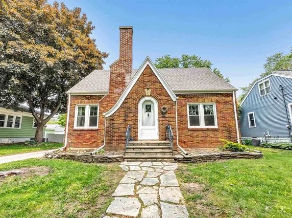 1054 Kellogg St, Green Bay, WI 54303