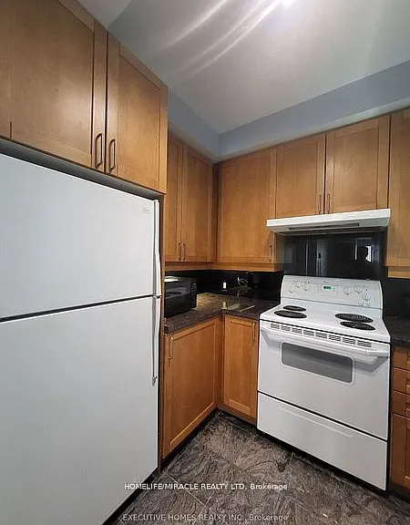 55 Bloor St E #603 — Photo 8