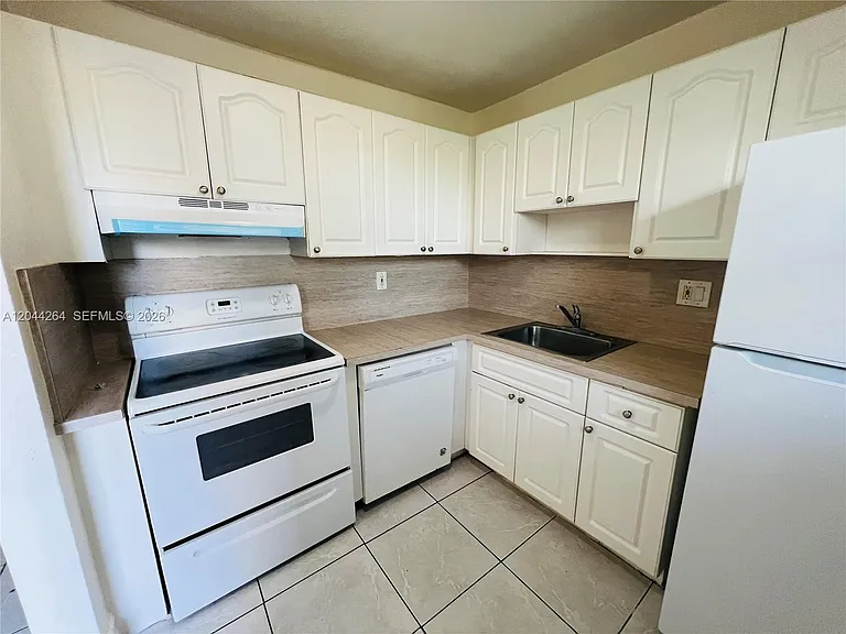 2050 NW 89th Ave #108 — Photo 3