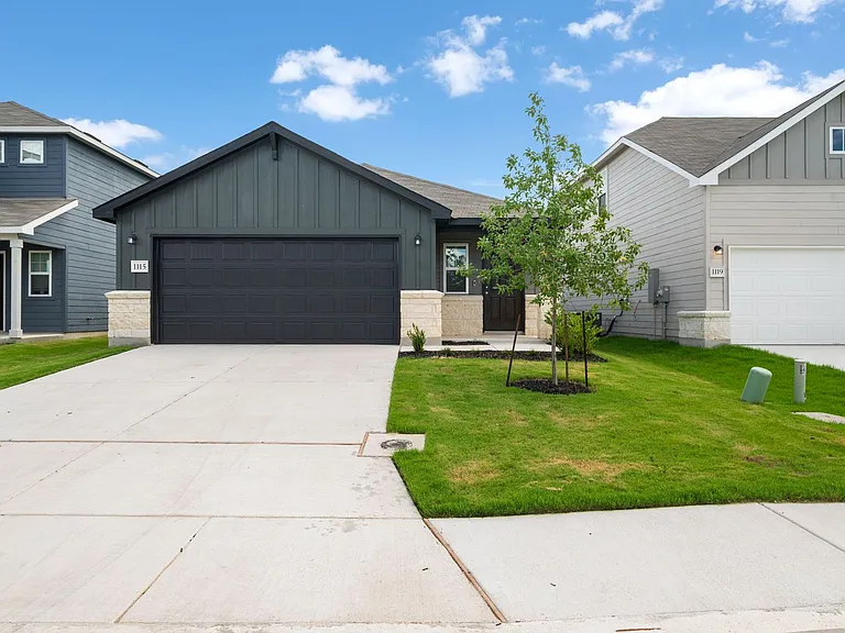 1115 Pigeon Ln — Photo 2