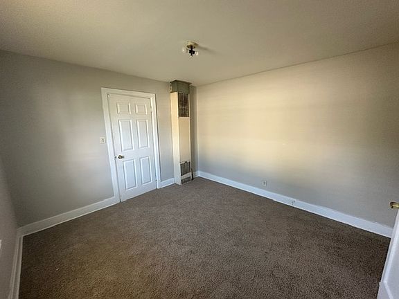 3rd image of 907 Julian St #B
