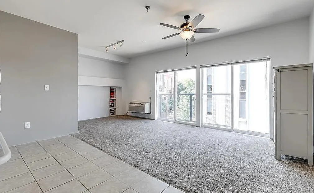 Studio, 372 sqft, $1,214 — Photo 2