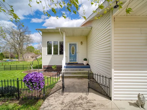 7155 Bayview Rd, Jackson, MI 49201